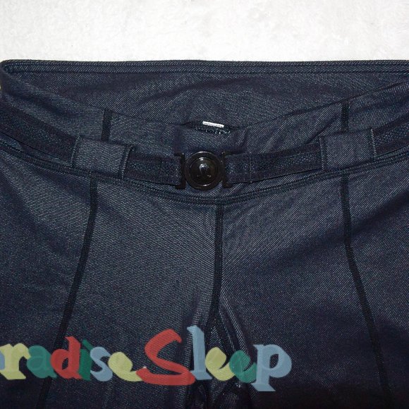 *Lululemon* VINTAGE - Belt it Out Cropped Pants, size 4 - Picture 6 of 6